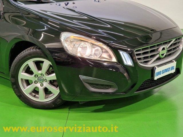 VOLVO V60 T3 Powershift Kinetic