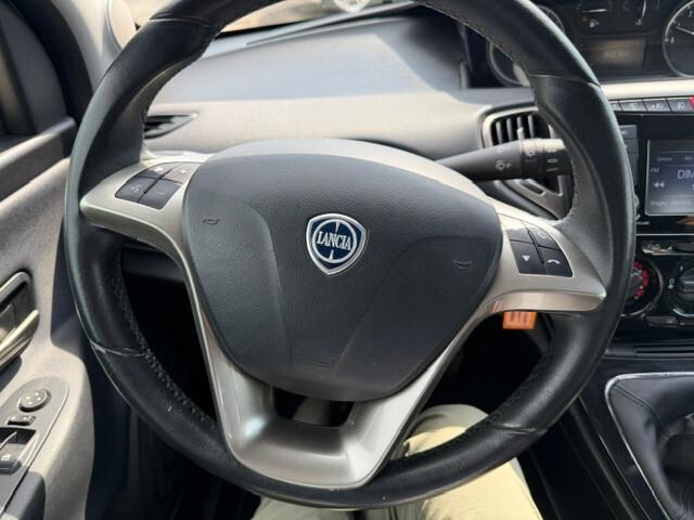 Lancia Ypsilon 1.2 69 CV 5 porte Gold