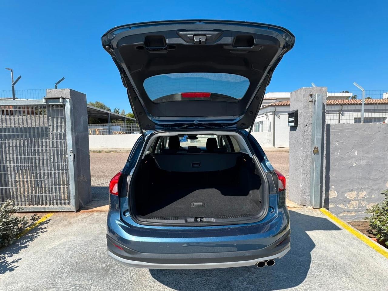 FORD FOCUS ACTIVE - PROMO