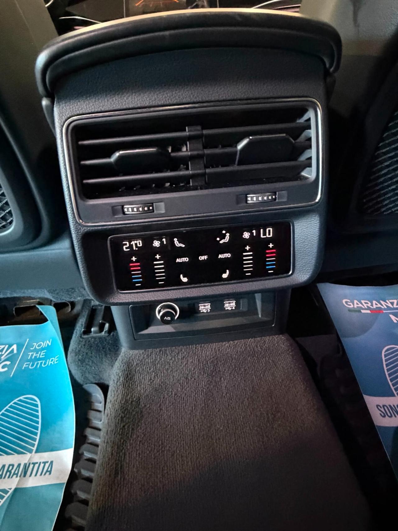 Audi SQ7 IVA ESPOSTA+GANCIO TRAINO+7 POSTI