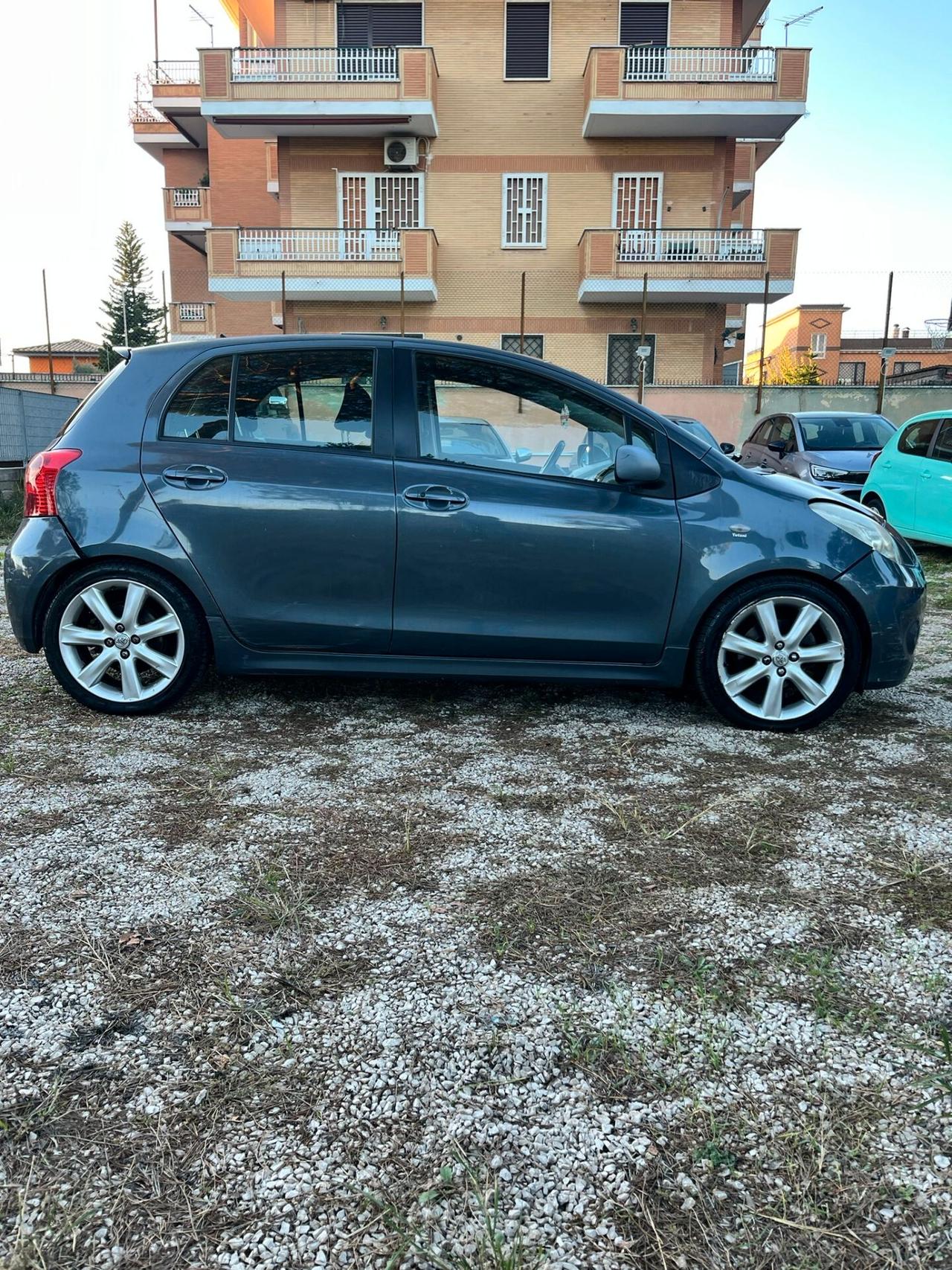 Toyota Yaris 1.8 5 porte TS GPL