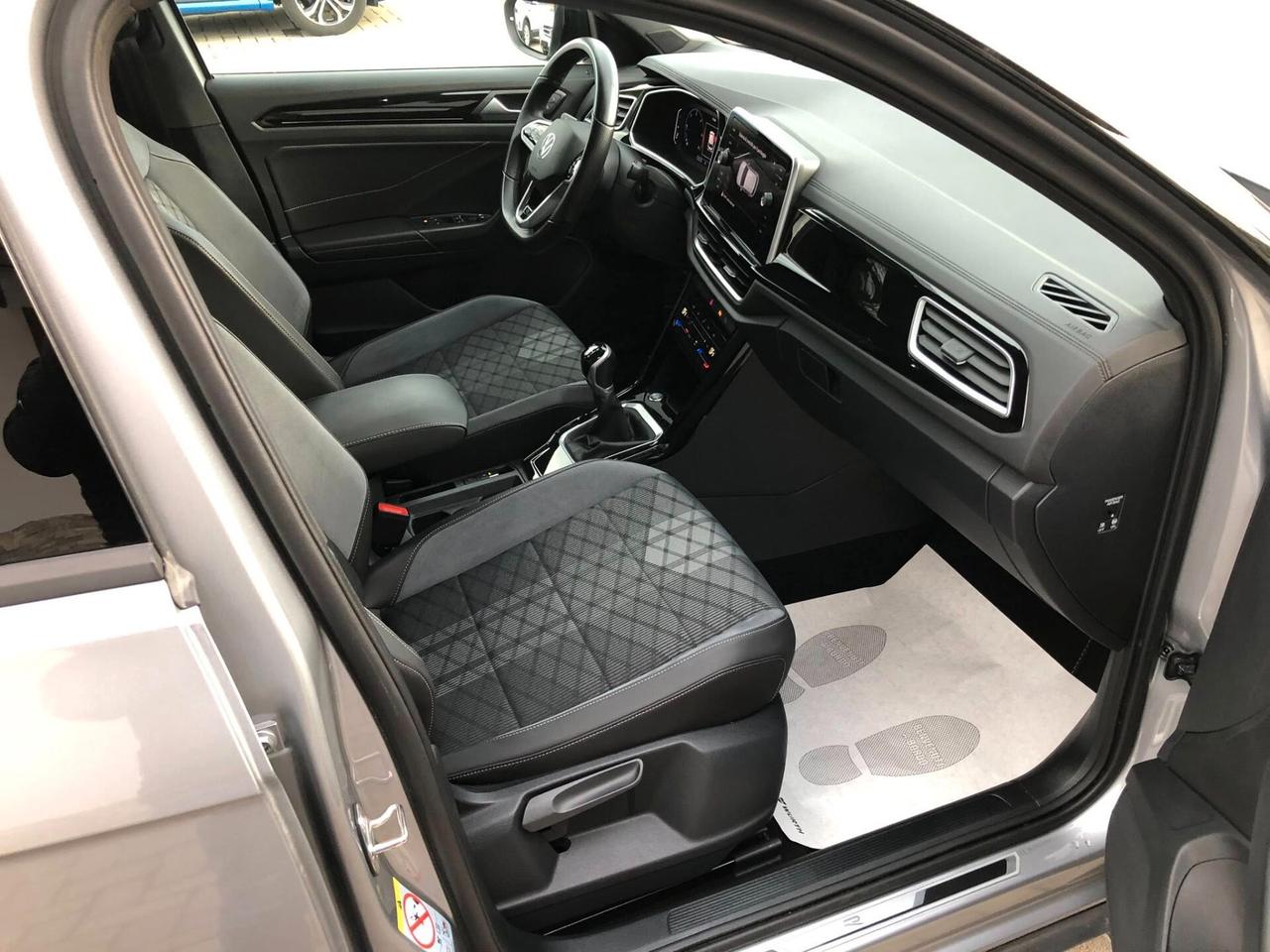 Volkswagen T-Roc 2.0 TDI R-Line SPORT 2023