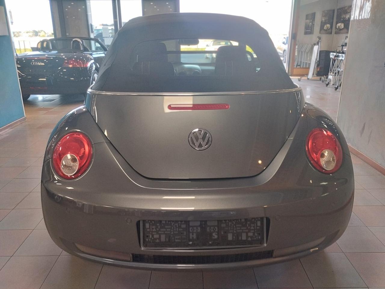 Volkswagen New Beetle 1.6 Cabrio adatta a neopatentati