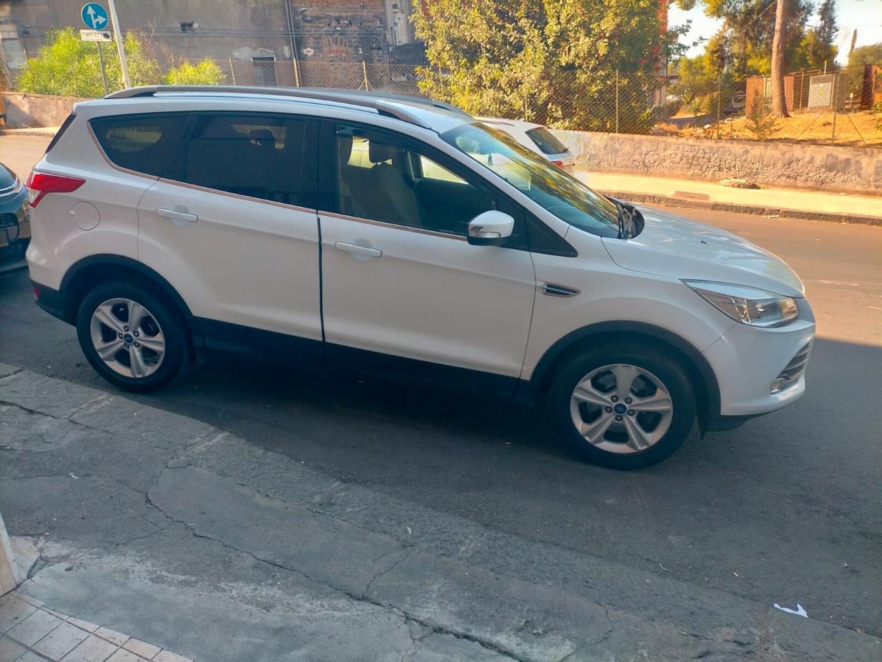 Ford Kuga 2.0 TDCI 120 CV S&S 2WD Titanium