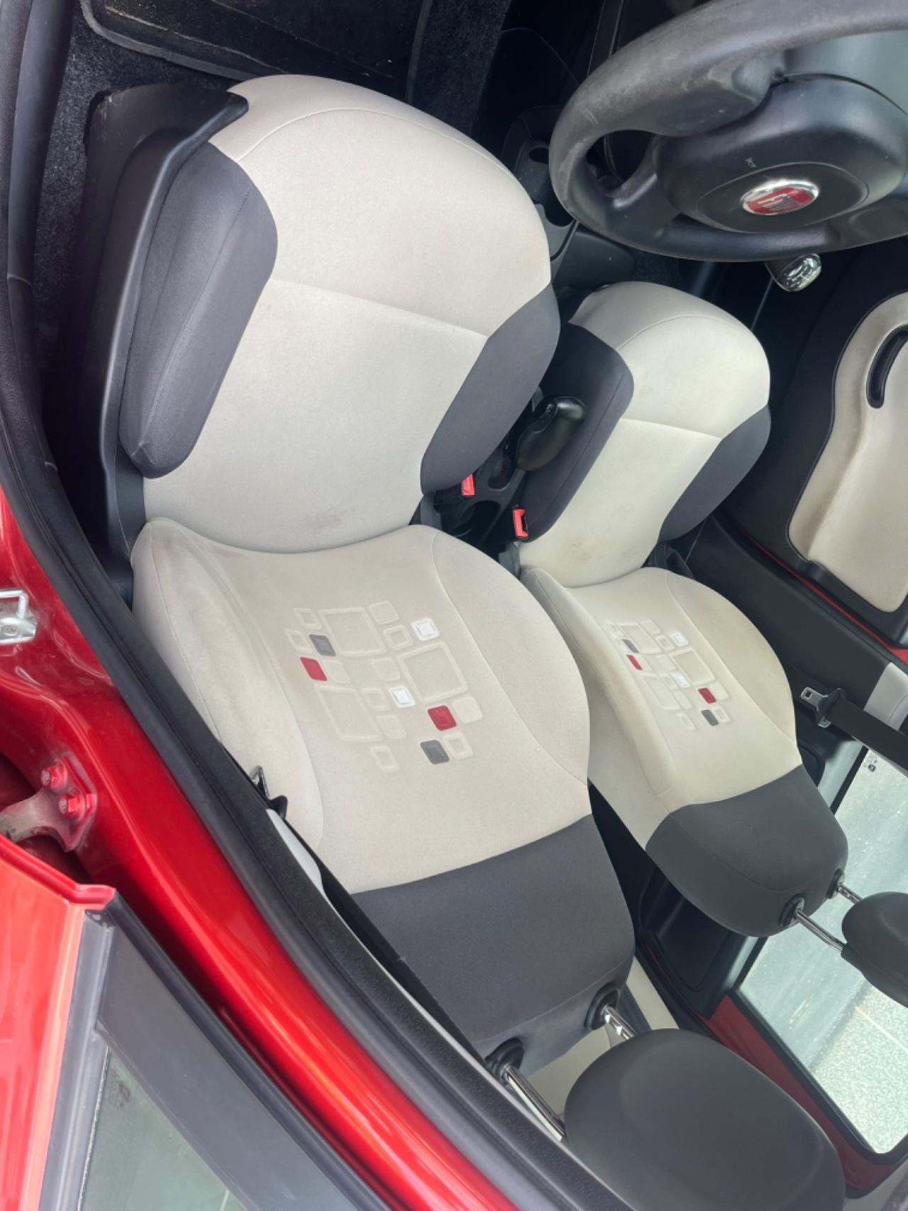 Fiat Panda 1.2 Lounge 2012 84.000 KM