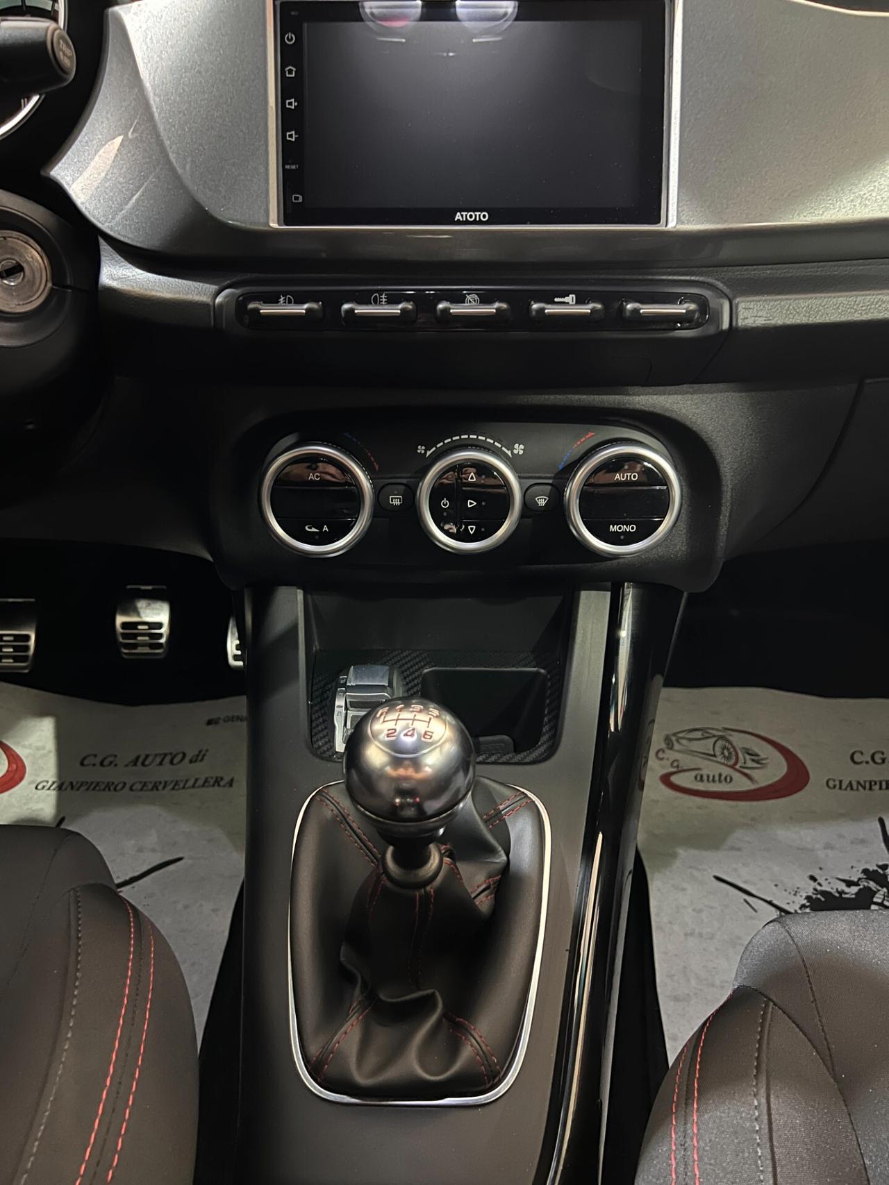 Alfa Romeo Giulietta 2.0 140 CV - DISTINCTIVE - 2012
