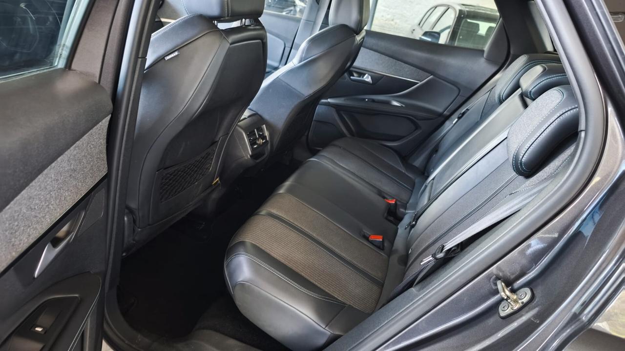 Peugeot 3008 BlueHDi 130 S&S EAT8 Allure