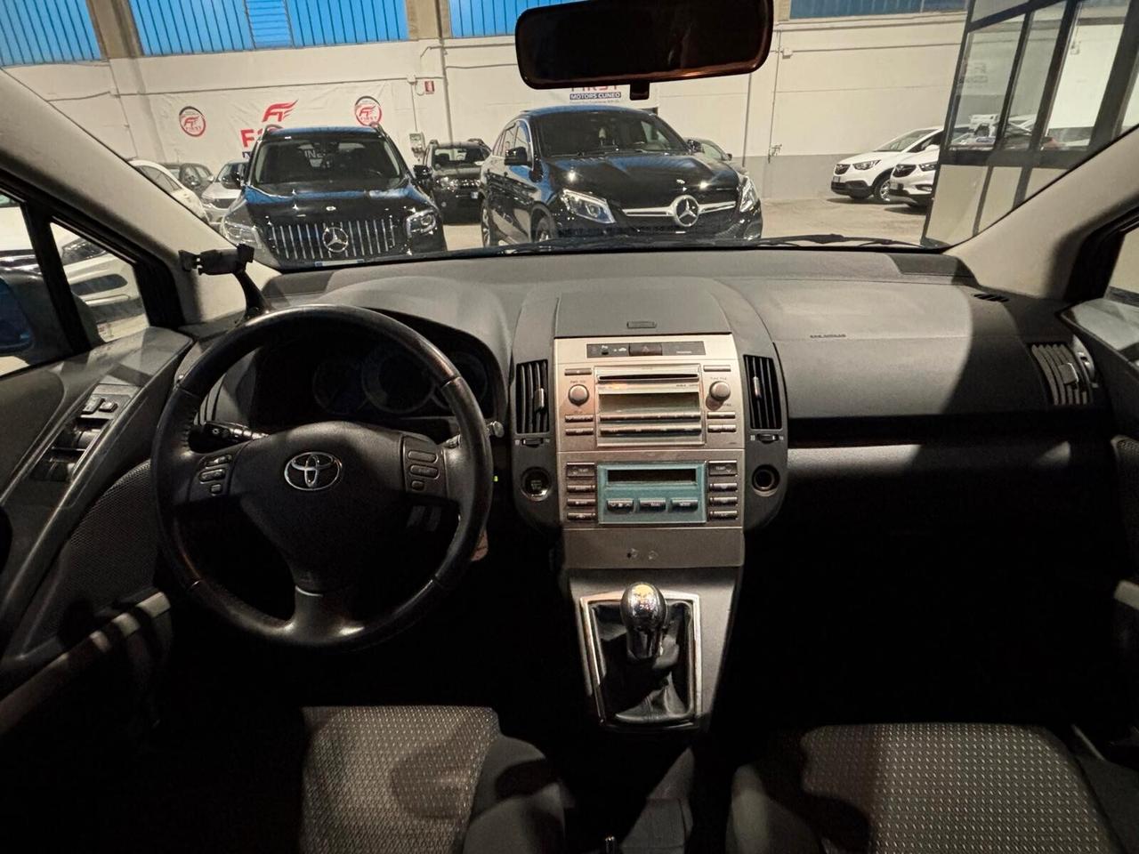 Toyota Corolla Verso 2.2 16V D-4D DPF MY'08 7pt