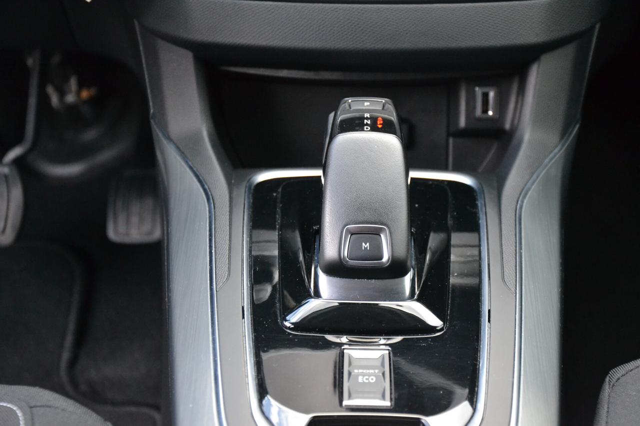 Peugeot 308 1.5 HDI 130CV AUTOM.+LED+NAVI+PDC+CRUISE+PRIVACY+