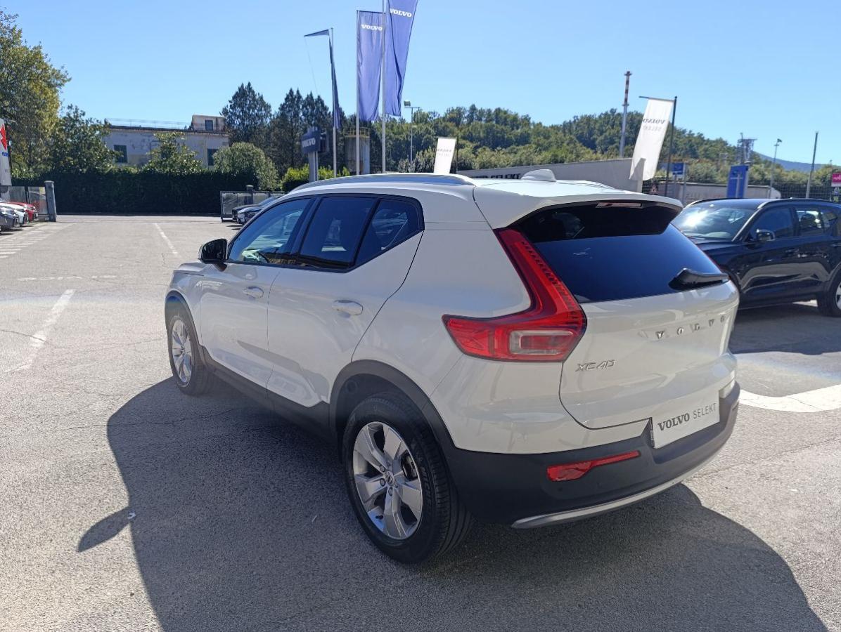 VOLVO - XC40 - T3 Momentum
