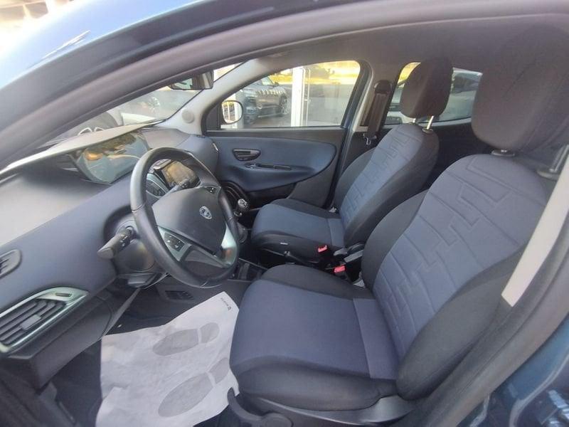 Lancia Ypsilon 1.0 FireFly 5 porte S&S Hybrid Gold Plus