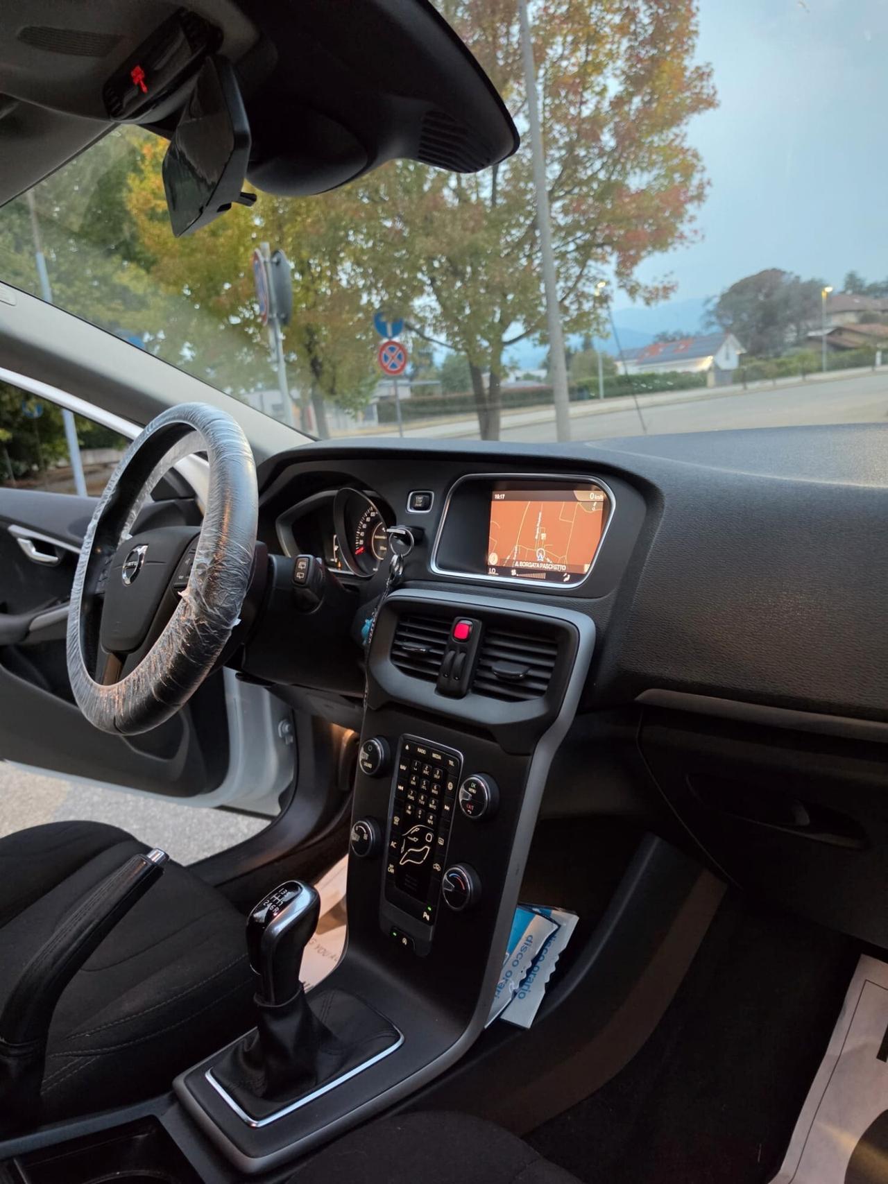 Volvo V40 D2 inscription