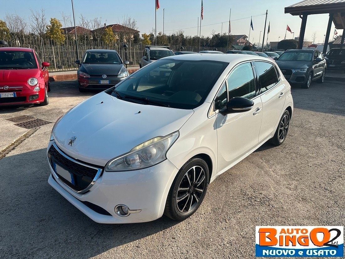 Peugeot 208 1.6 e-HDi 115 CV Stop&amp;Start 5 porte Allure