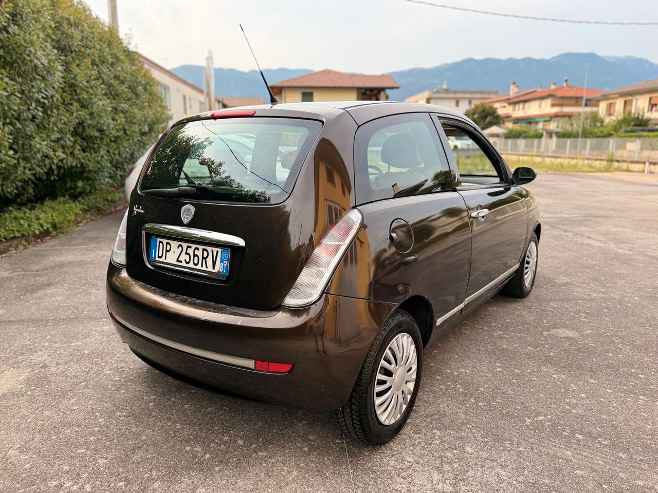 Lancia Ypsilon 1.2 Oro Giallo