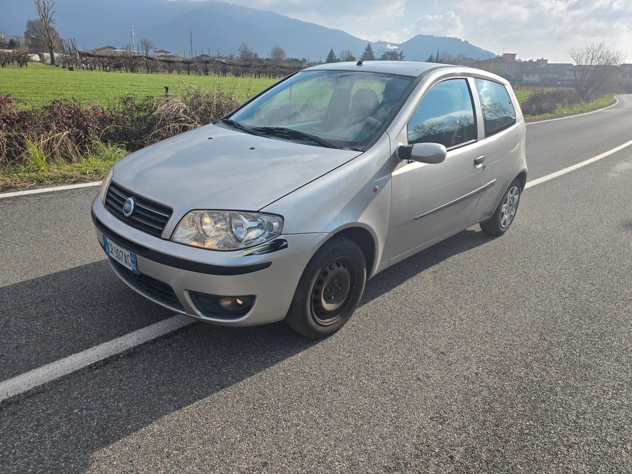FIAT PUNTO 1.2 75CV "OK PER NEOPATENTATI"