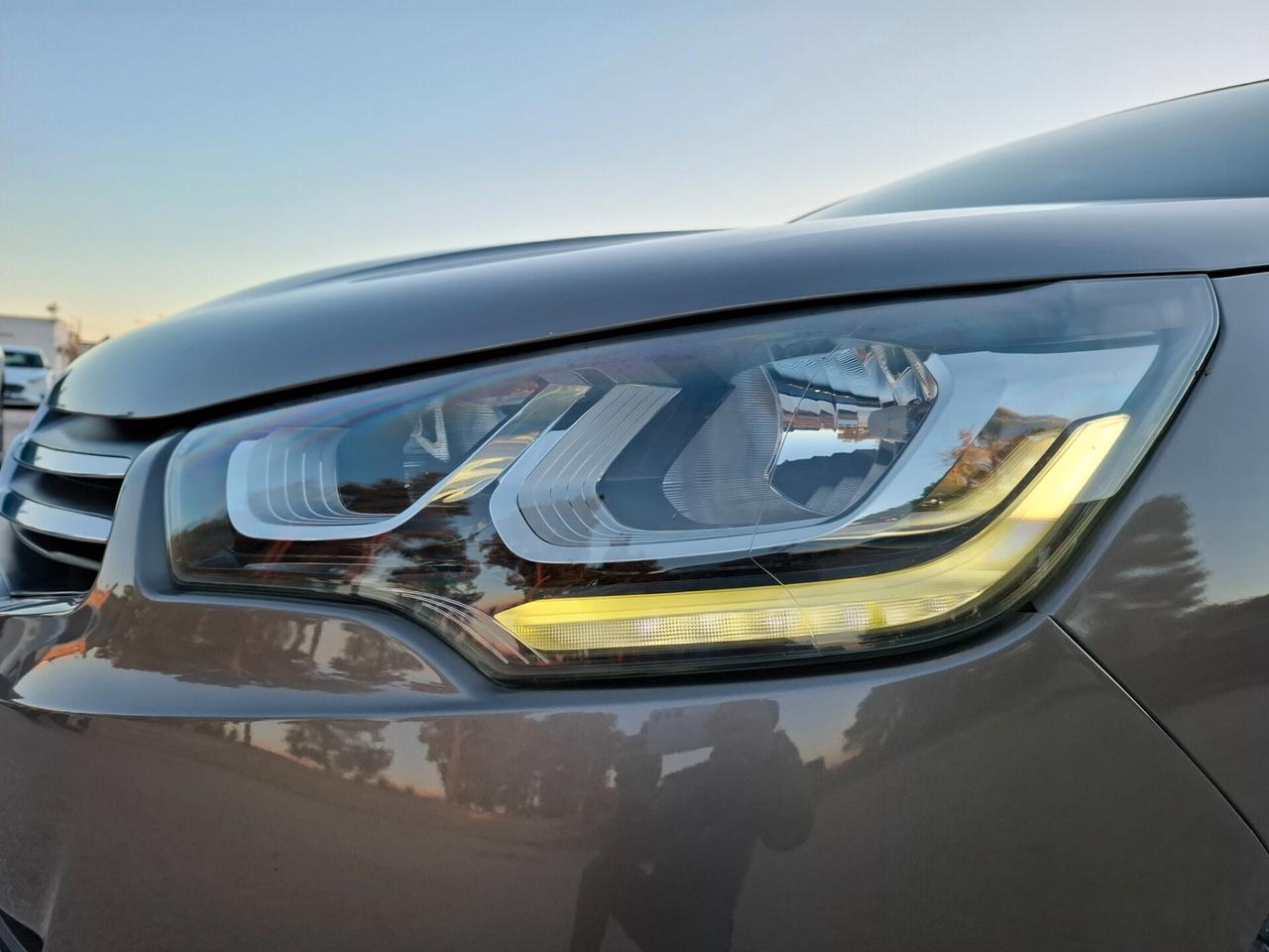 Citroen C4 1.6 HDi 90cv *NAVY-LED-PARK*