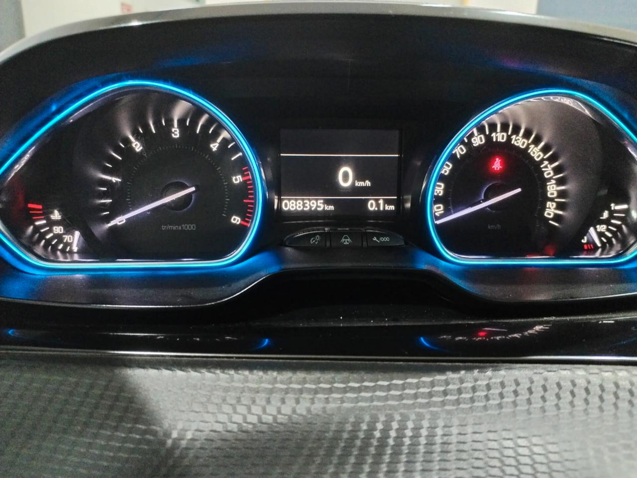 Peugeot 2008 BlueHDi 100 S&S Allure