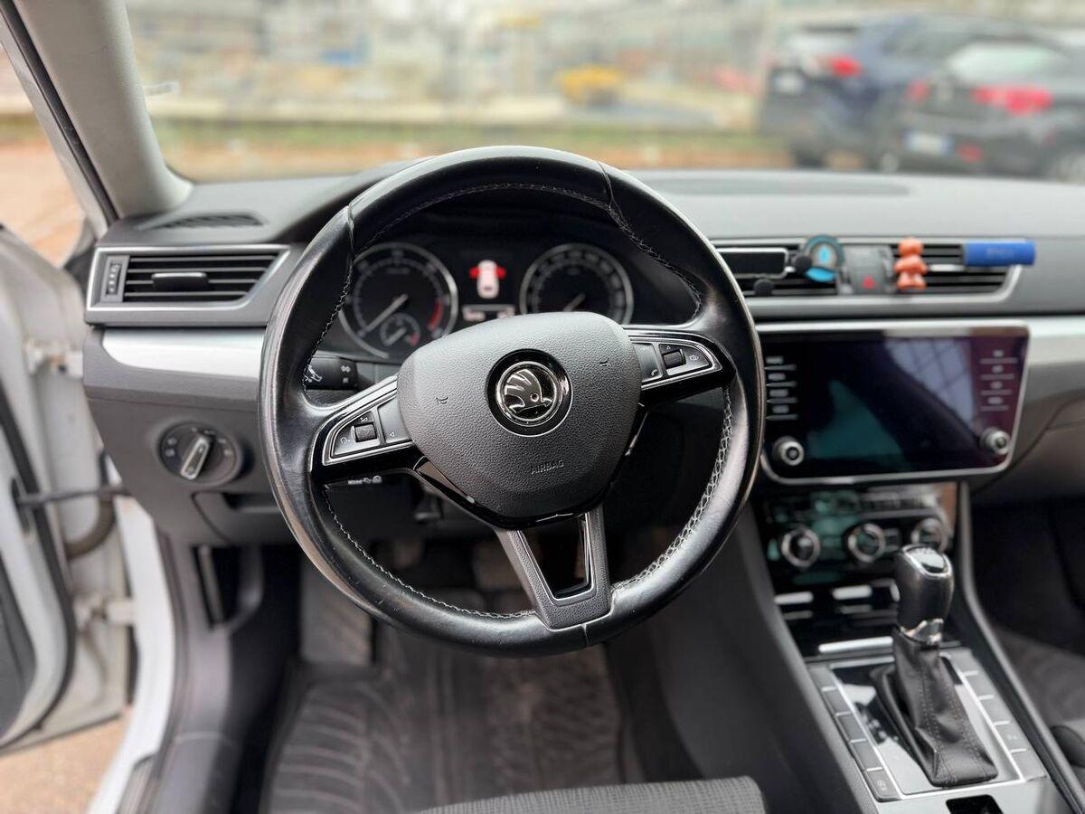 Skoda Superb Wagon Superb wagon 2.0 tdi Style 150cv dsg my18