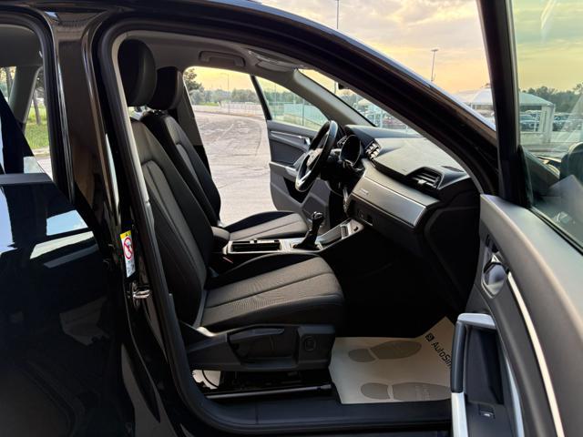 AUDI Q3 35 2.0 TDI S tronic quattro Business COCKPIT