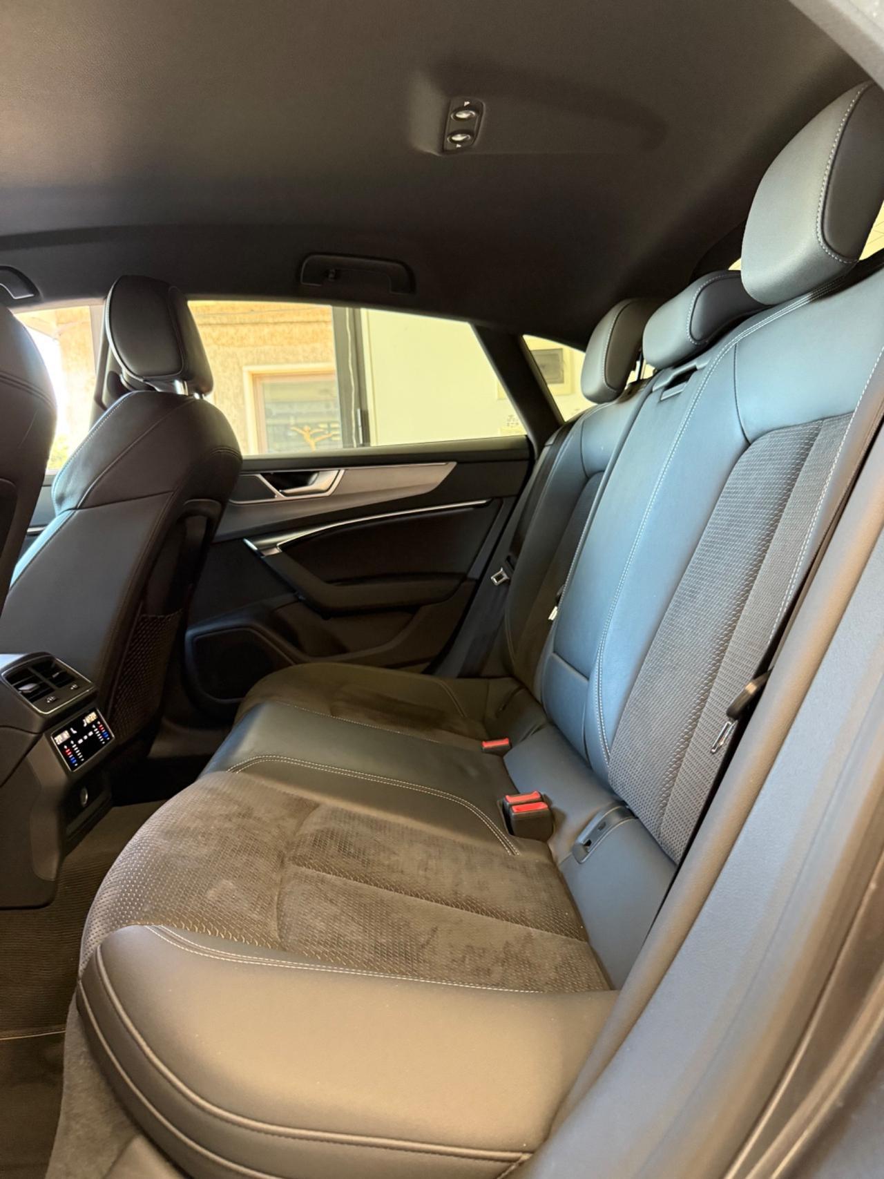 Audi A7 SPB 50tdi mhev quattro S-LINE,NAVI,TELECAMERA,VIRTUAL COCKPIT,APPLE CARPLAY,FARO MATRIX