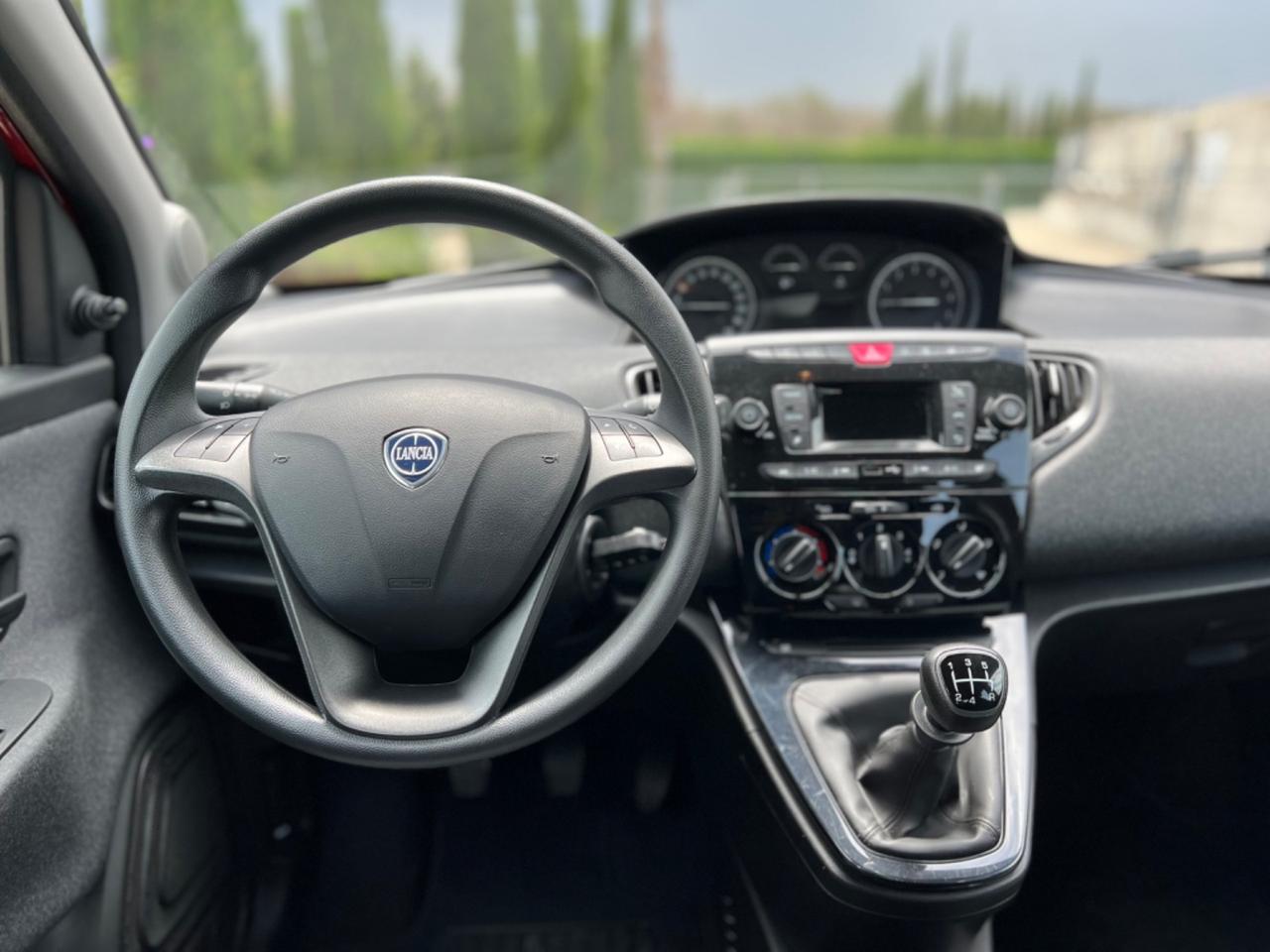 Lancia Ypsilon 1.2 69 CV 5 porte S&S Platinum