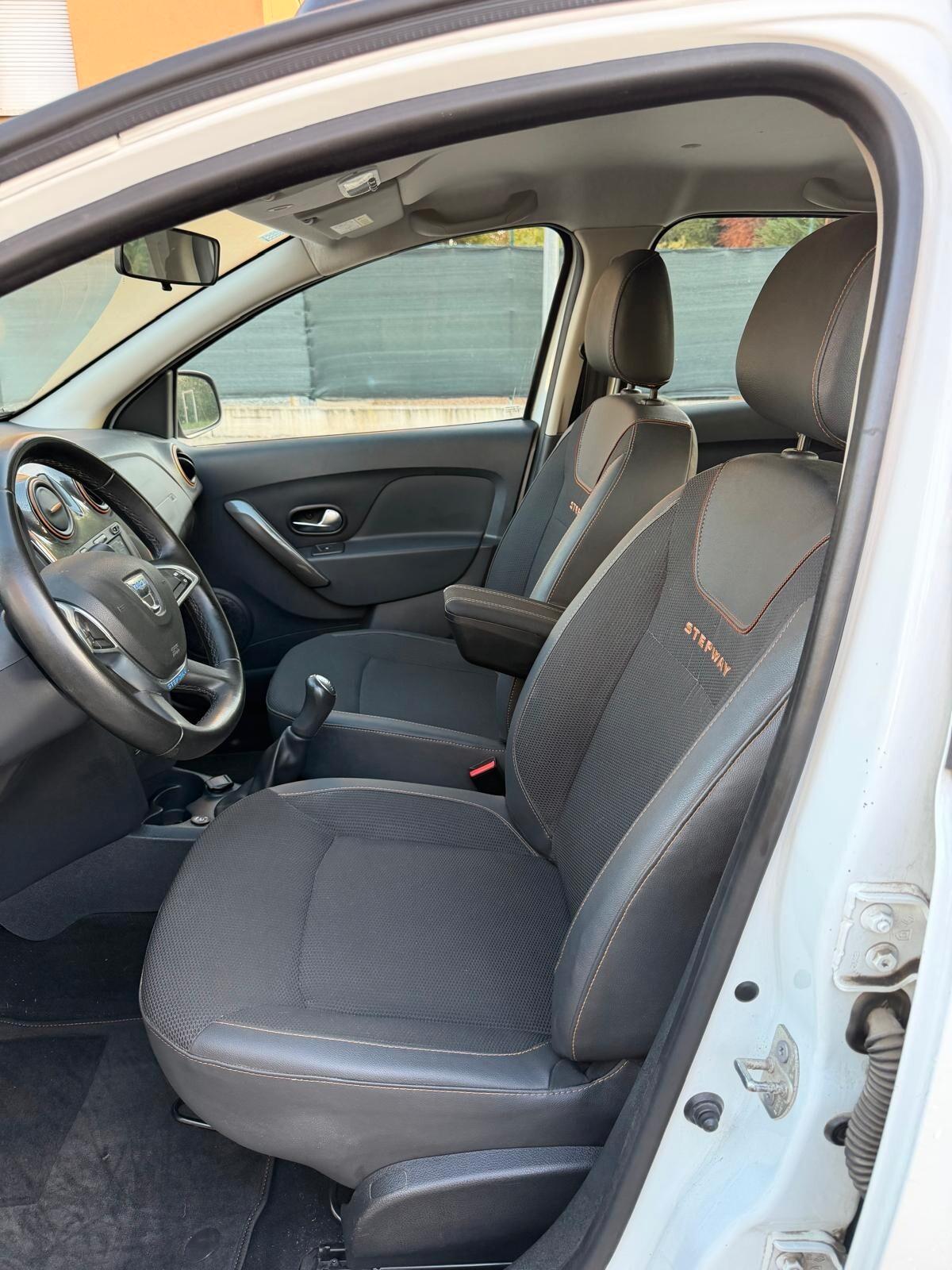 Dacia Sandero Stepway 0.9 tce Gpl - NAV. - NEOP. - 12 MESI DI GARANZIA -