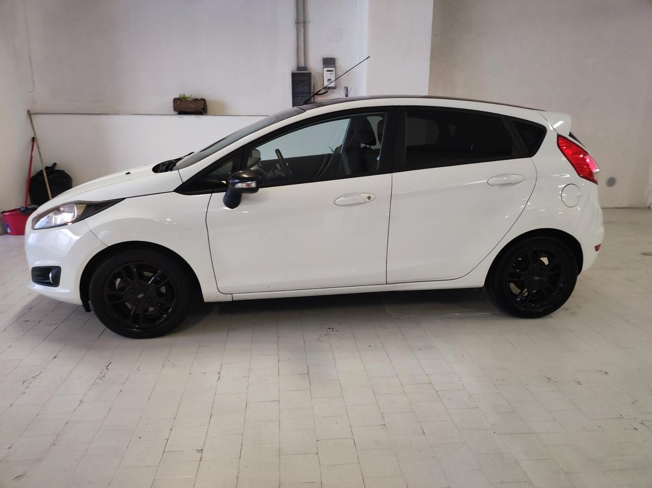 Ford Fiesta 1.0 100CV AUTOMATICA Black & White Edition