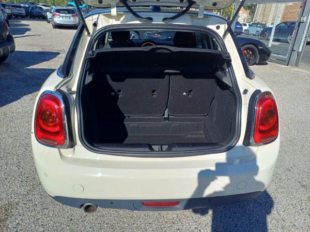 MINI Cooper D 1500 5 PORTE 116CV AUTOM. NAV PDC CERCHI ITALIA