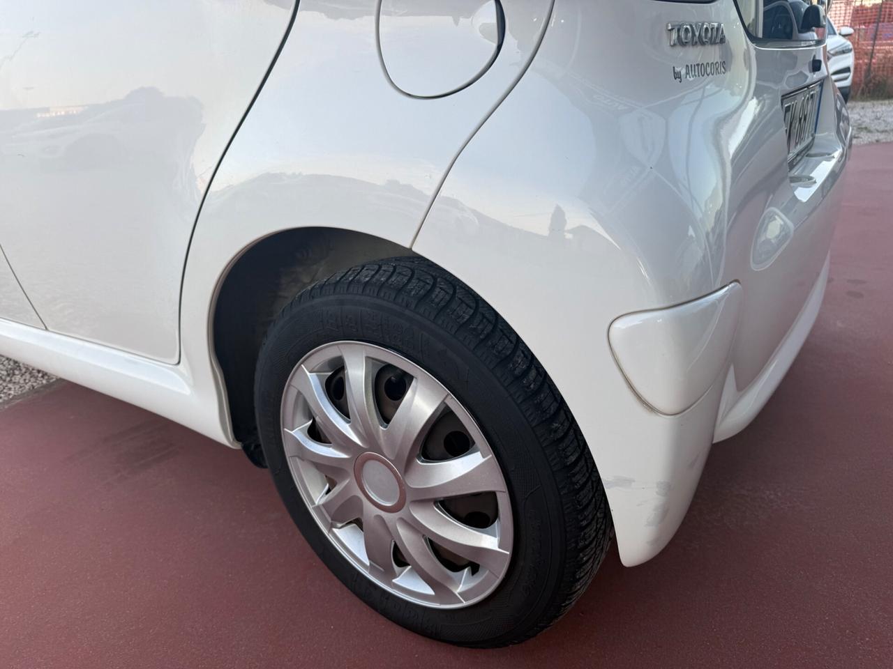 Toyota Aygo 1.0 12V VVT-i 5 porte Deep Ocean Connect
