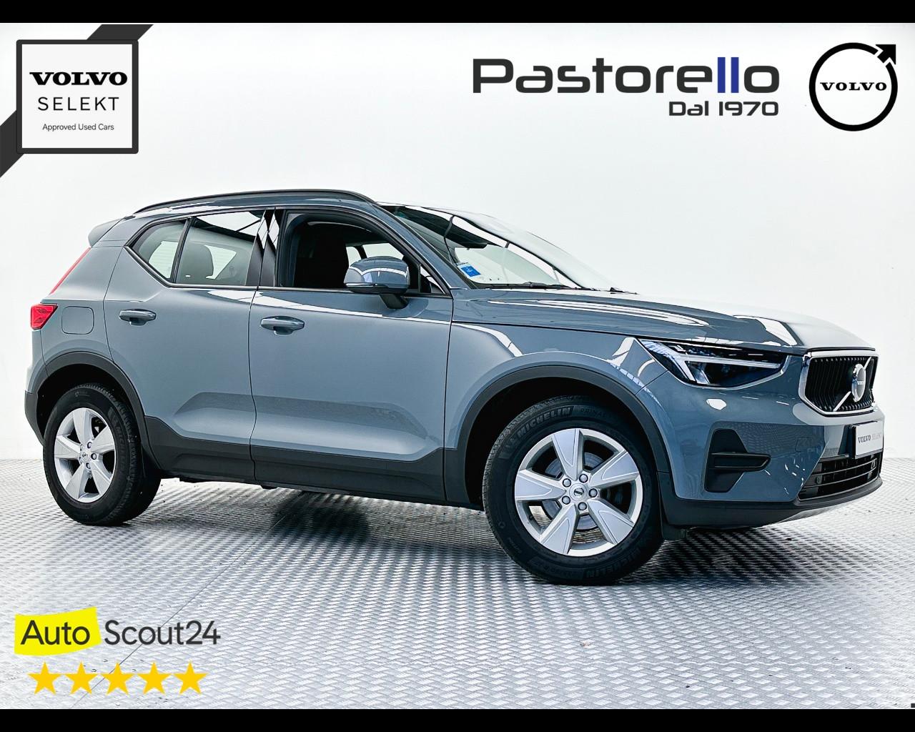 VOLVO XC40 (2017-->) - XC40 T2 Geartronic Momentum Core N1