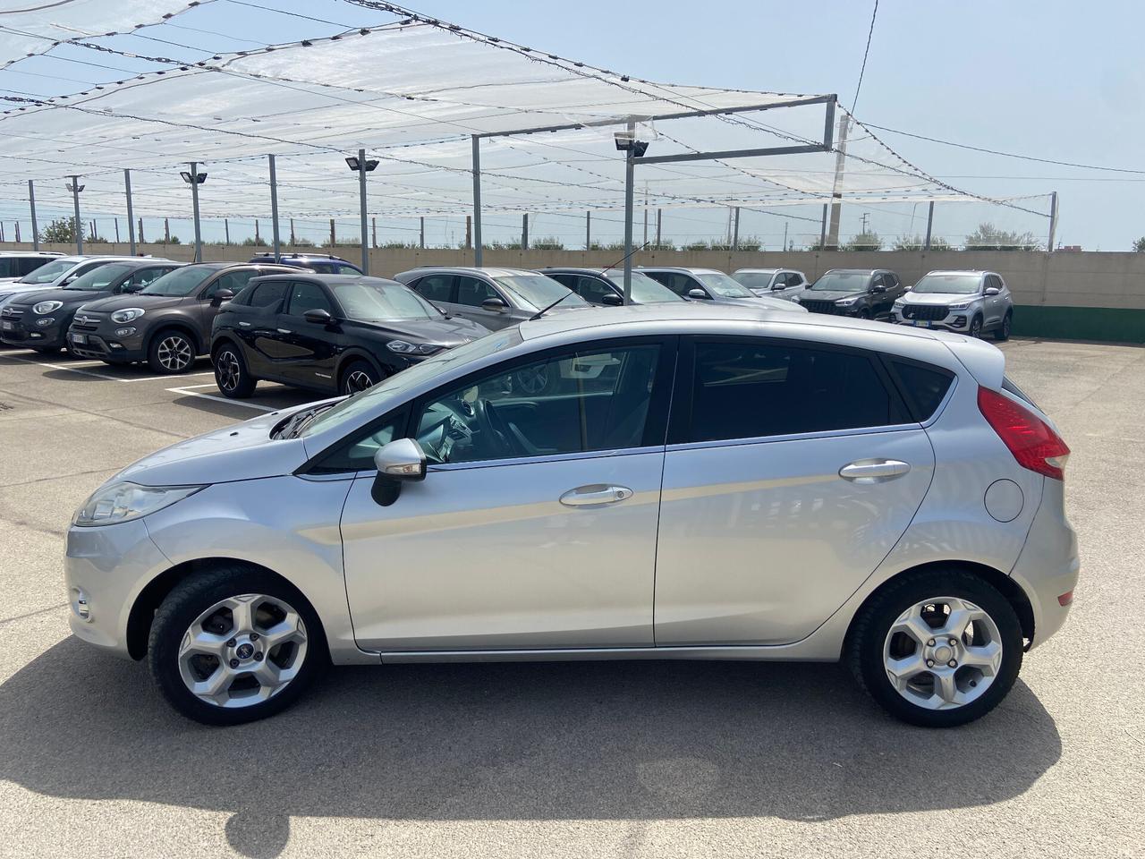 Ford Fiesta 1.4 TDCi 68CV 5 porte Titanium