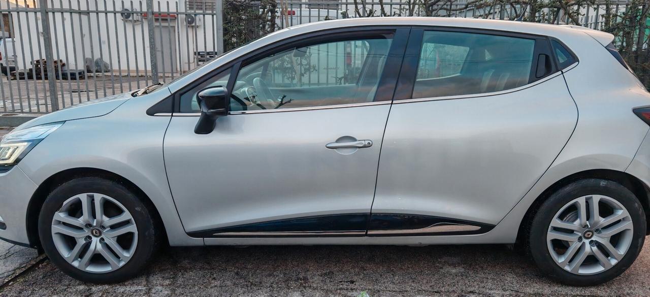 Renault Clio dCi 8V 90 CV 5 porte Moschino Zen
