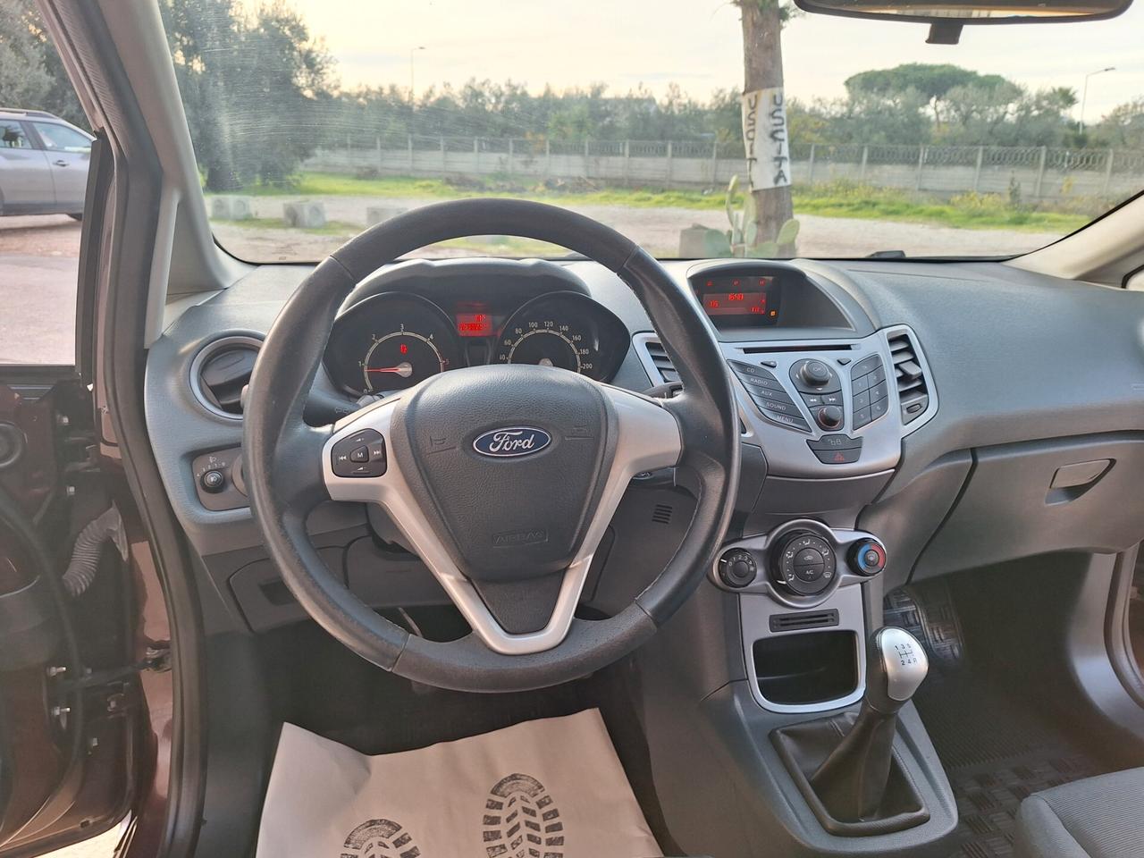 Ford Fiesta 1.4 TDCi 5p. 157000 km PERFETTA