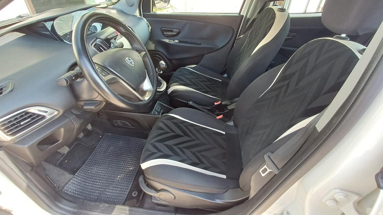 Lancia Ypsilon 1.2 69 CV 5 posti Silver Unica Proprietaria