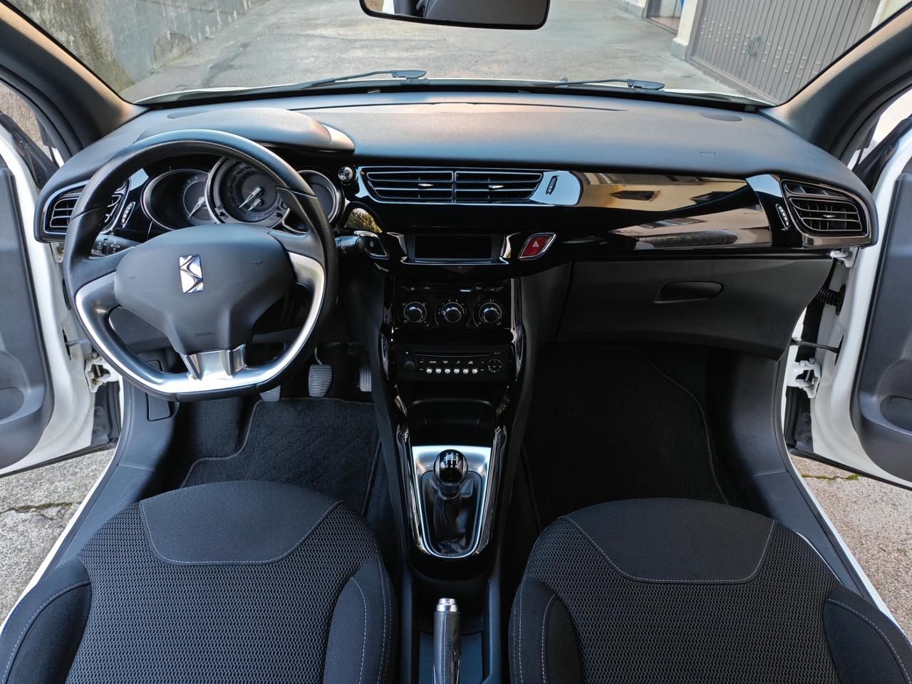 DS3 1.6 BENZINA 120cv SoChic / 97.000km