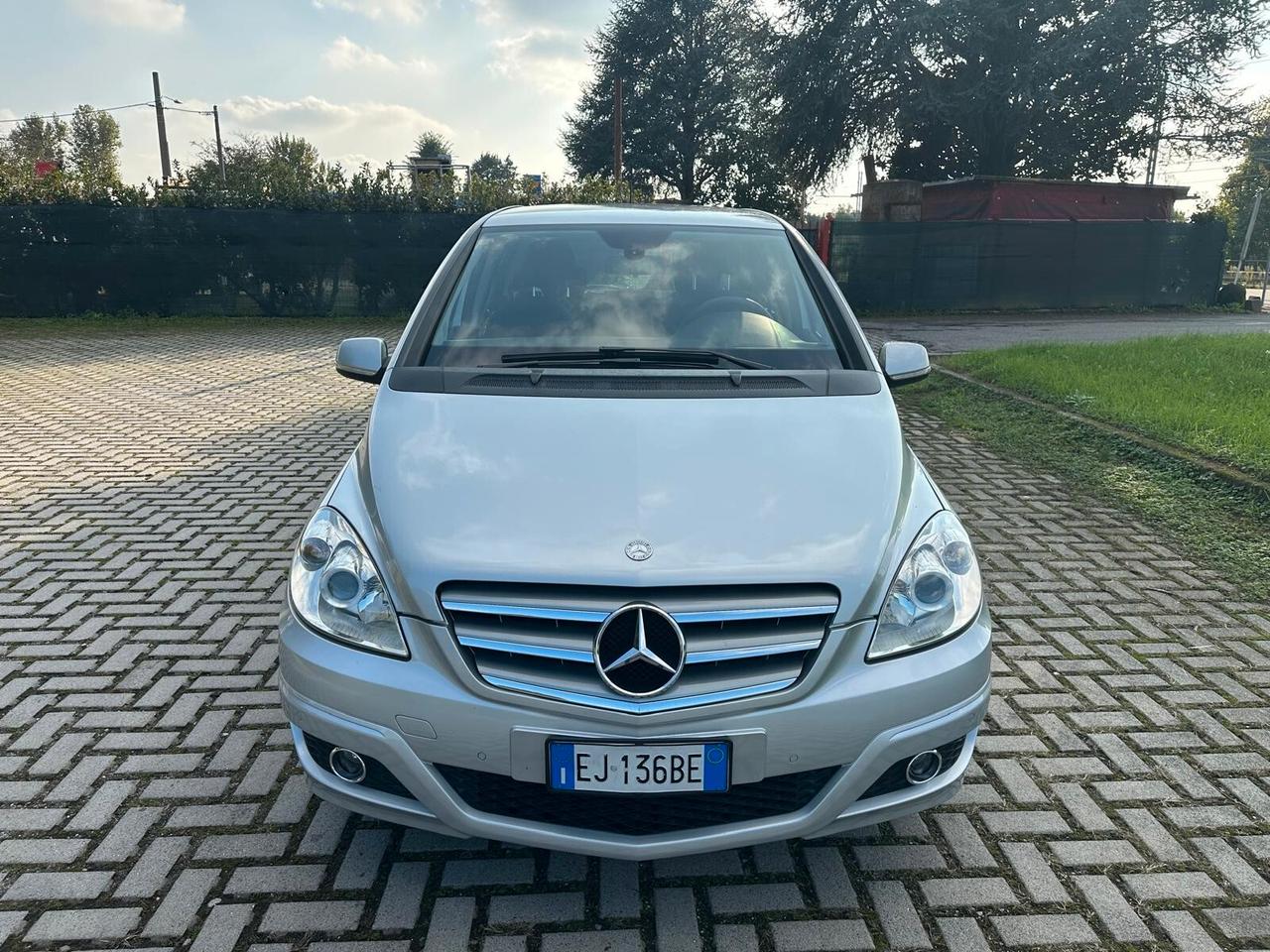 Mercedes-benz B 180 B 180 BlueEFFICIENCY Executive