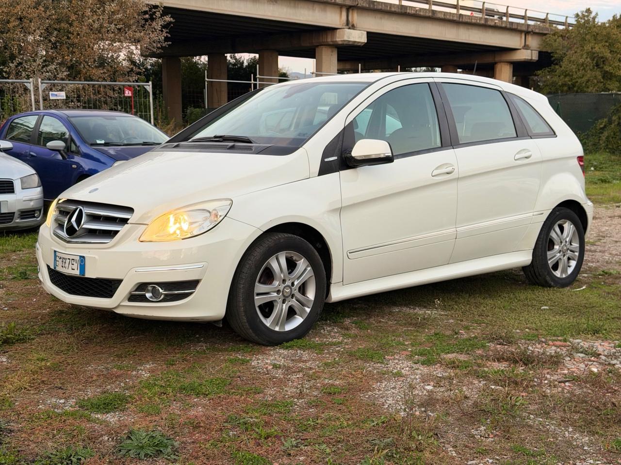 Mercedes-benz B 180 BlueEFFICIENCY Premium 2011