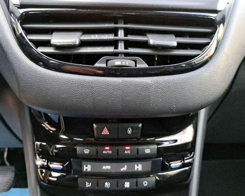 Peugeot 208 1.2 VTi 82 CV 5 porte Allure