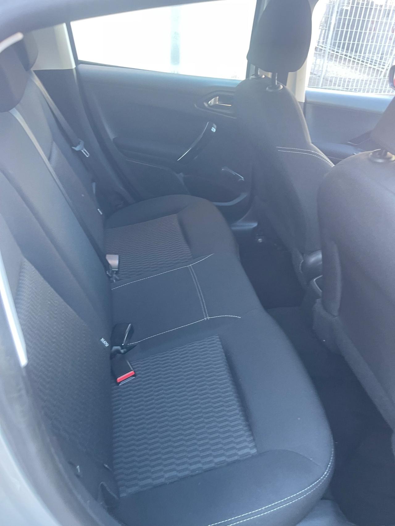 Peugeot 208 82 5 porte Allure SI NEOPATENTATI