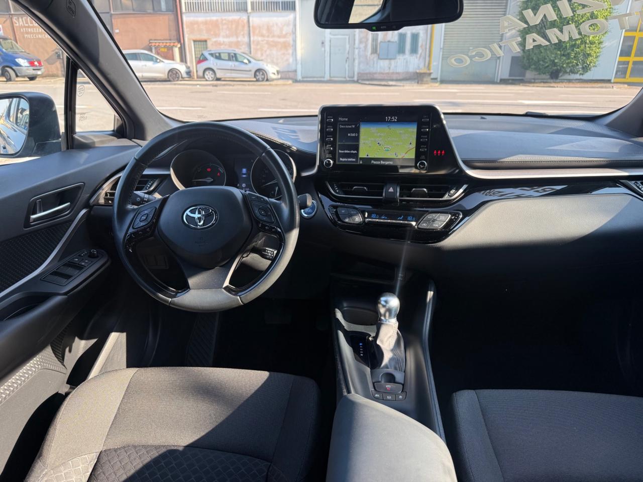 Toyota C-HR 1.8 Hybrid E-CVT Active
