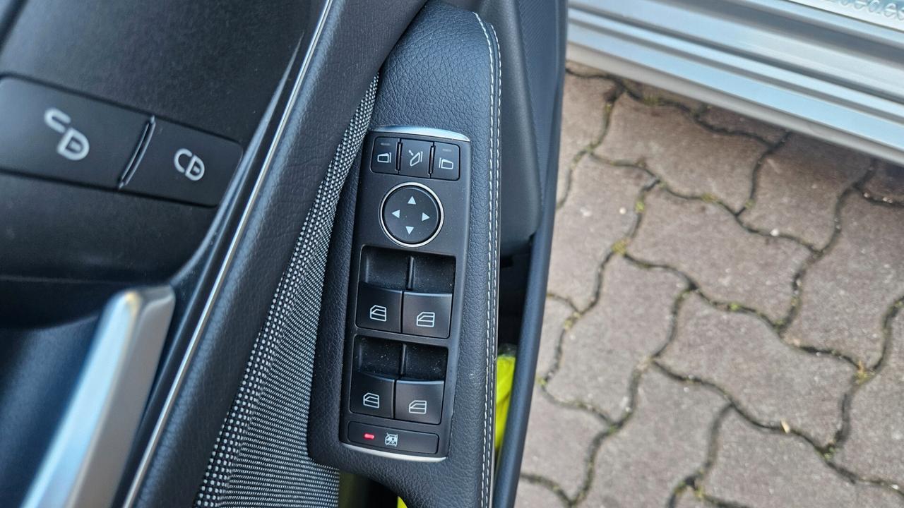 Mercedes-benz A 180 cdi Sport auto 69.000 KM- NAVY-CAMERA