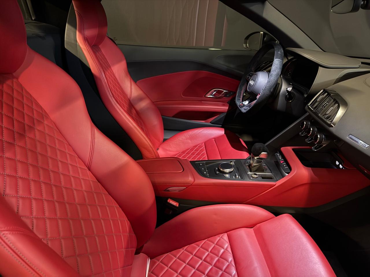 Audi R8 Spyder V10 RWD S tronic performance