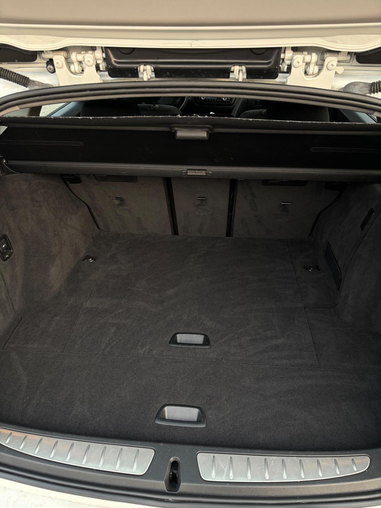 Bmw 318 d Luxury con soli 127000km