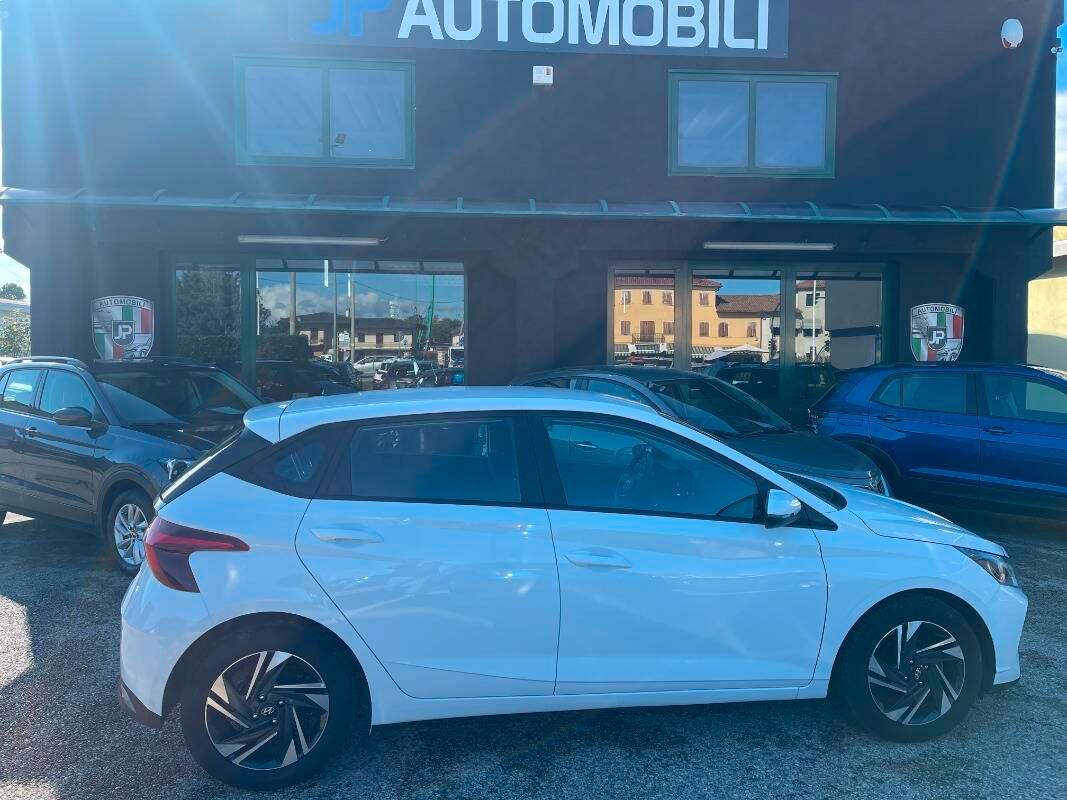 Hyundai i20 1.2 mpi Connectline Retrocamera LED