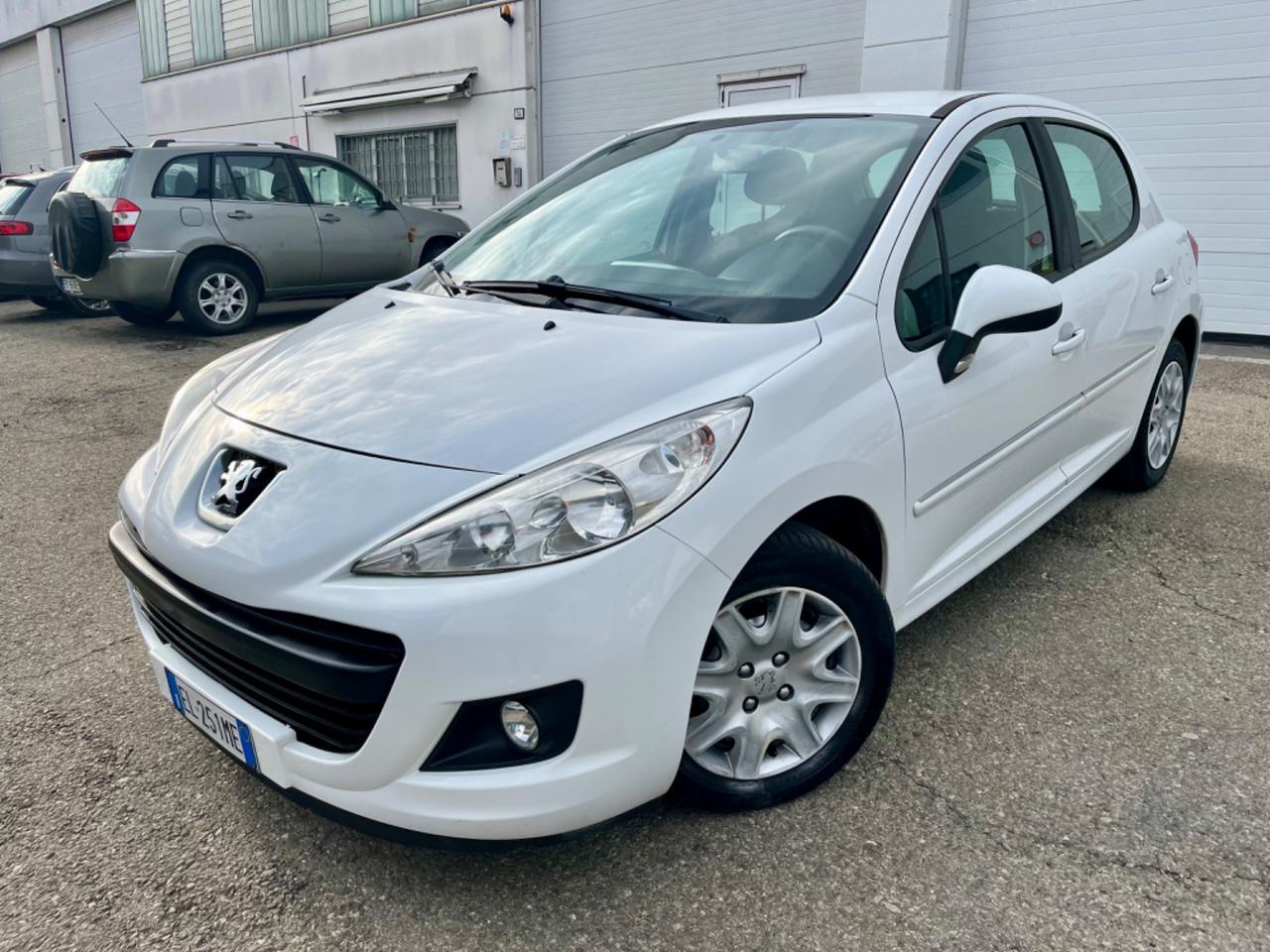 Peugeot 207 1.4hdi 2012 132.000km perfetta per neopatentati