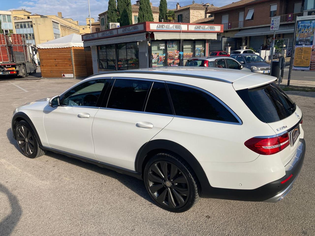 Mercedes-Benz E 220 E-Class E #6086