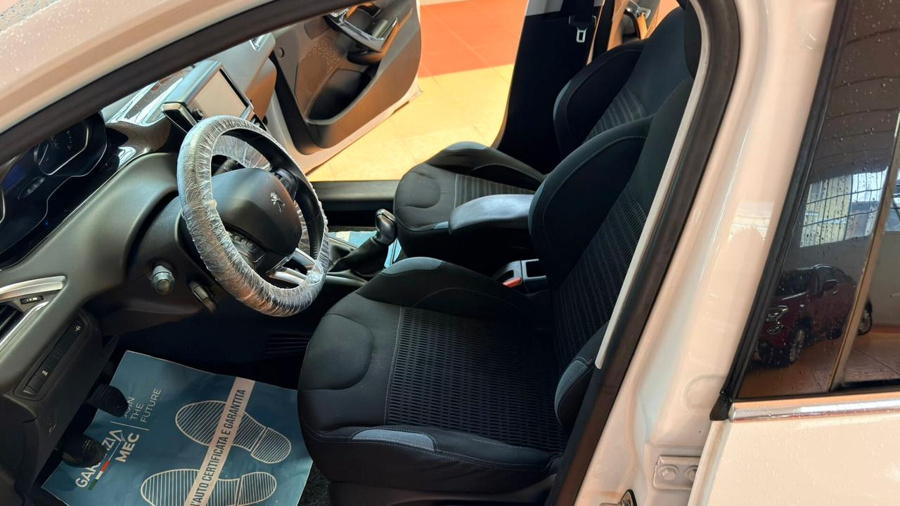 Peugeot 208 PureTech 82 5 porte Allure