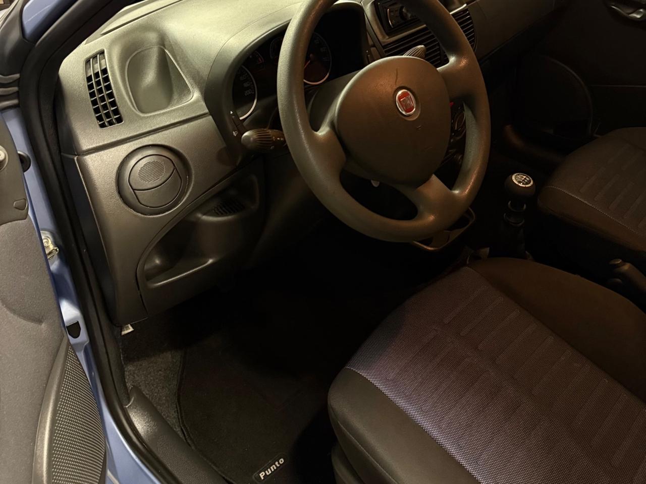 STUPENDA FIAT PUNTO CON SOLI 30.737 KM IN OTTIME CONDIZIONI