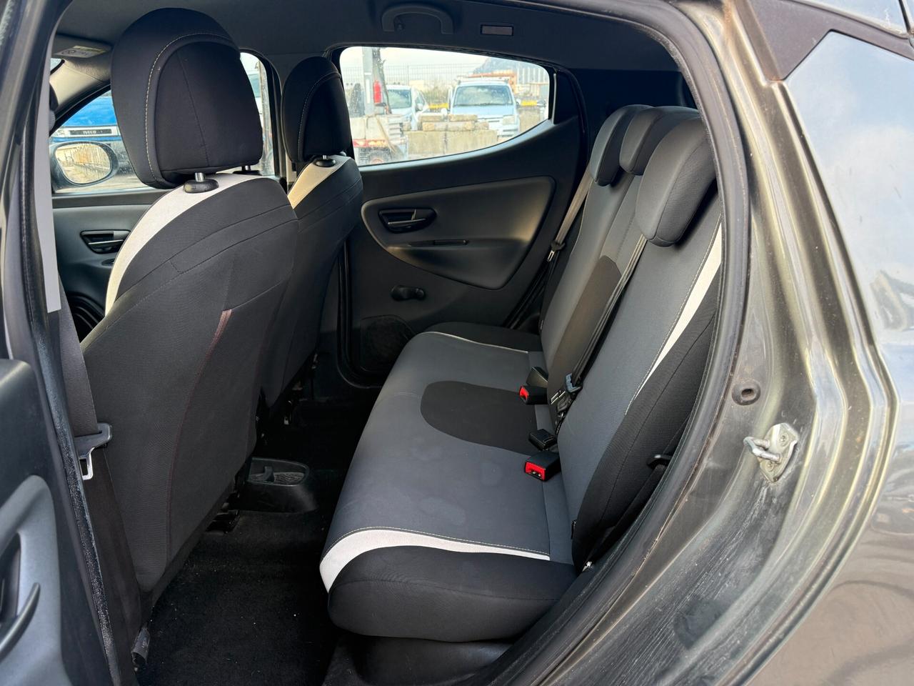 LANCIA YPSILON 2015 1.2 BENZ/GPL *MARCIANTE *AIRB OK