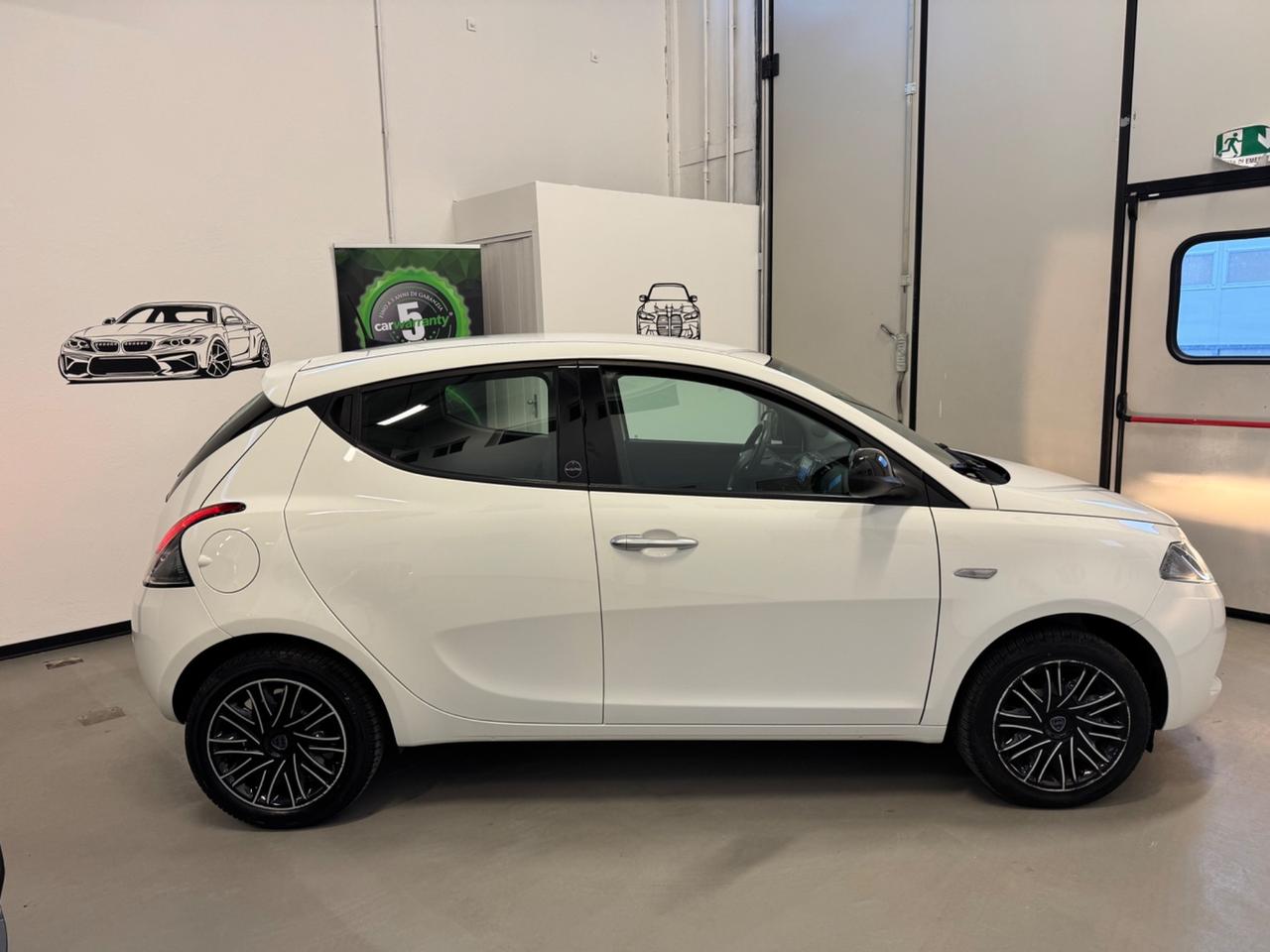 Lancia Ypsilon 1.0 FireFly 5 porte S&S Hybrid Ecochic Gold